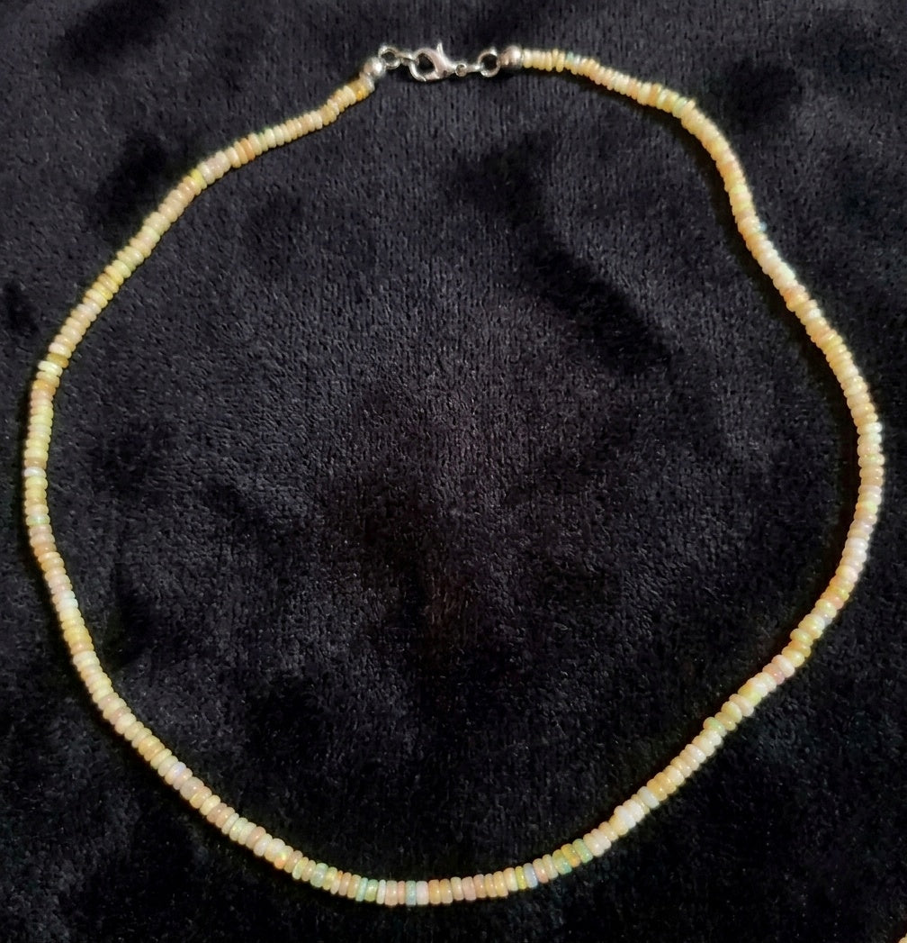 Beige Welo Opal Necklace — Rondelle Cabochon 3mm | 50 cm