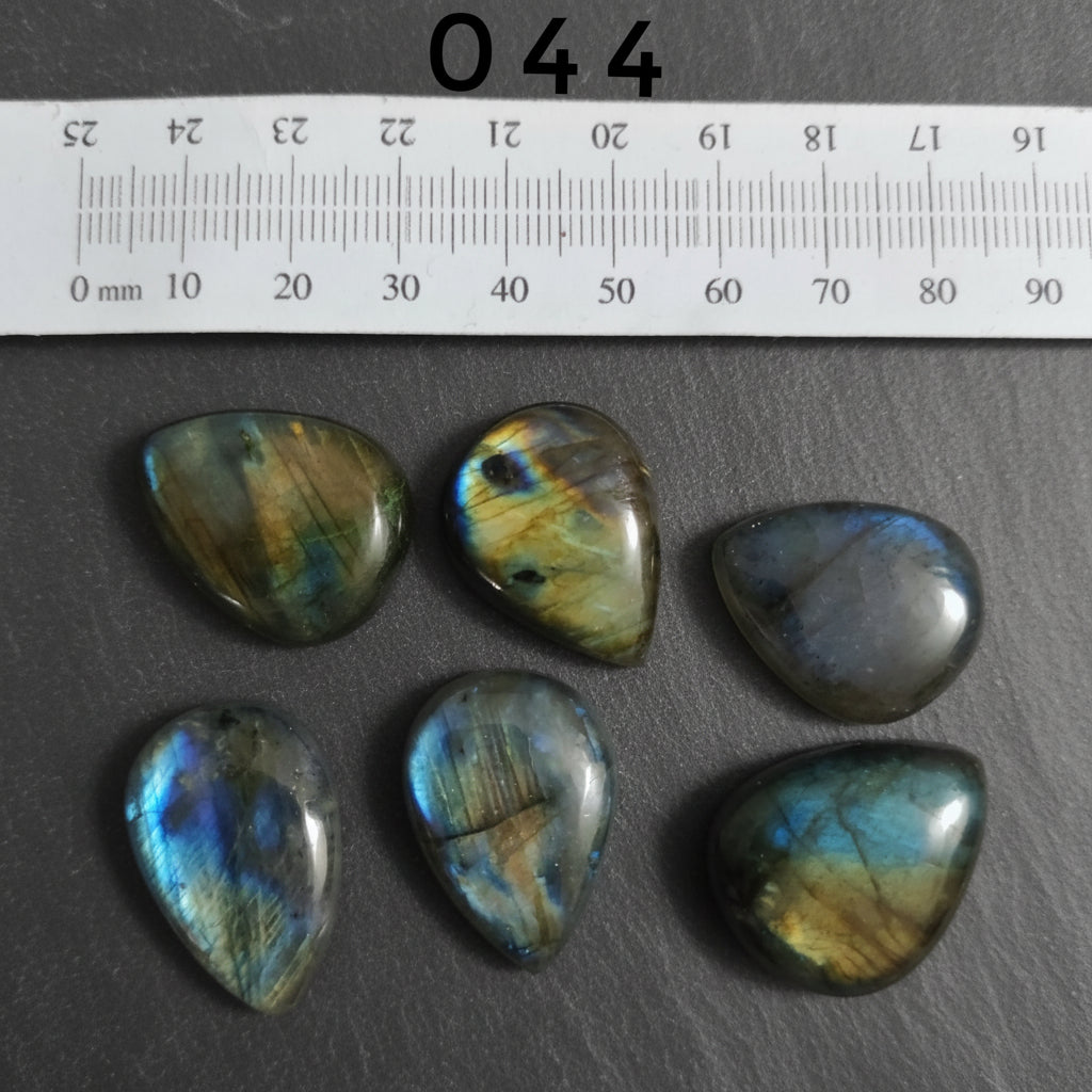 Labradorite Naturale — Cabochons Lotti Numerati | Forme e Dimensioni Varie