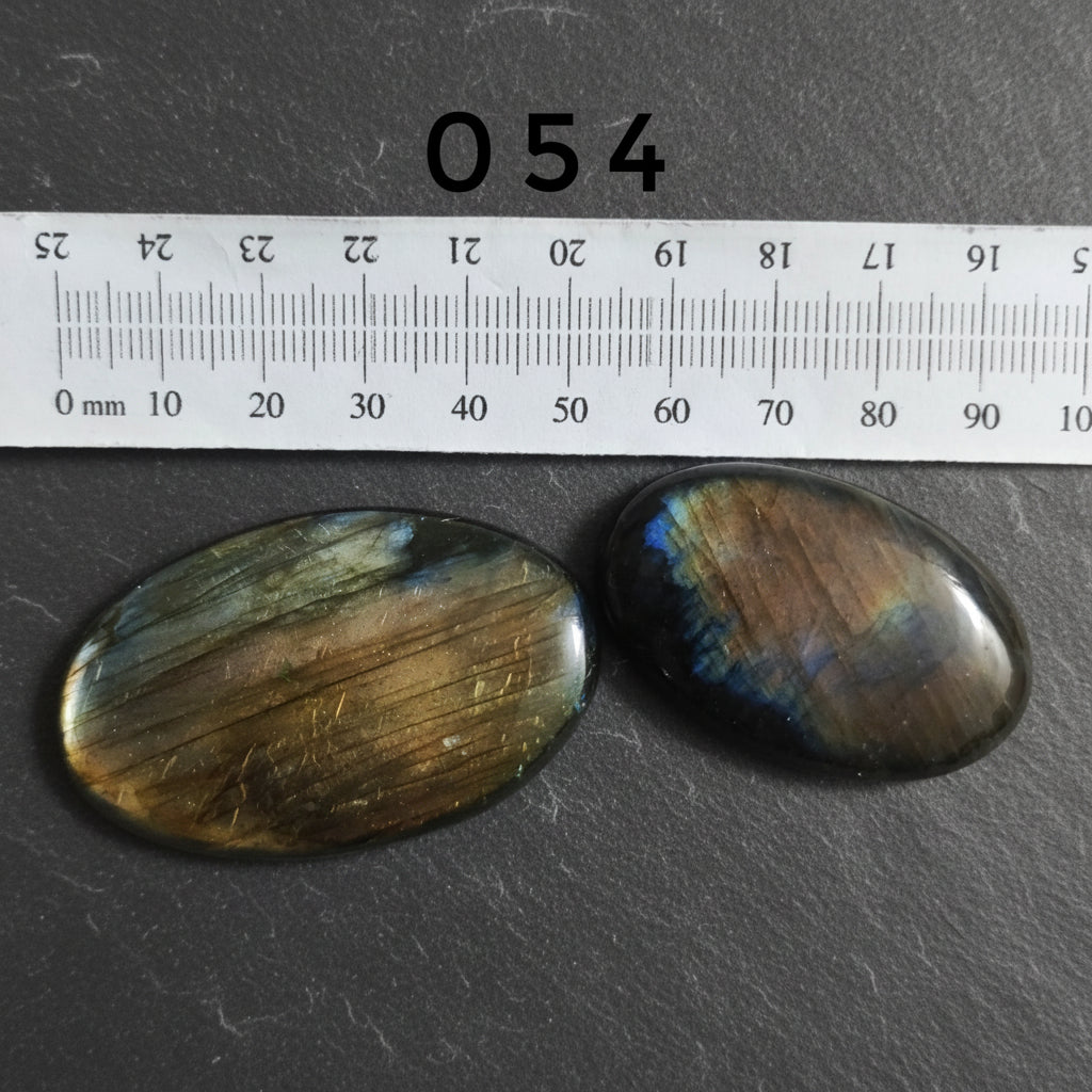 Labradorite Naturale — Cabochons Lotti Numerati | Forme e Dimensioni Varie