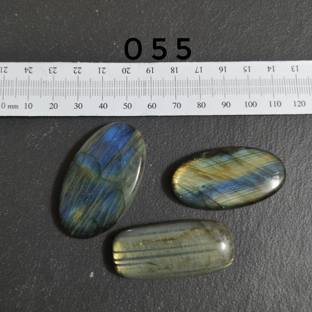 Labradorite Naturale — Cabochons Lotti Numerati | Forme e Dimensioni Varie