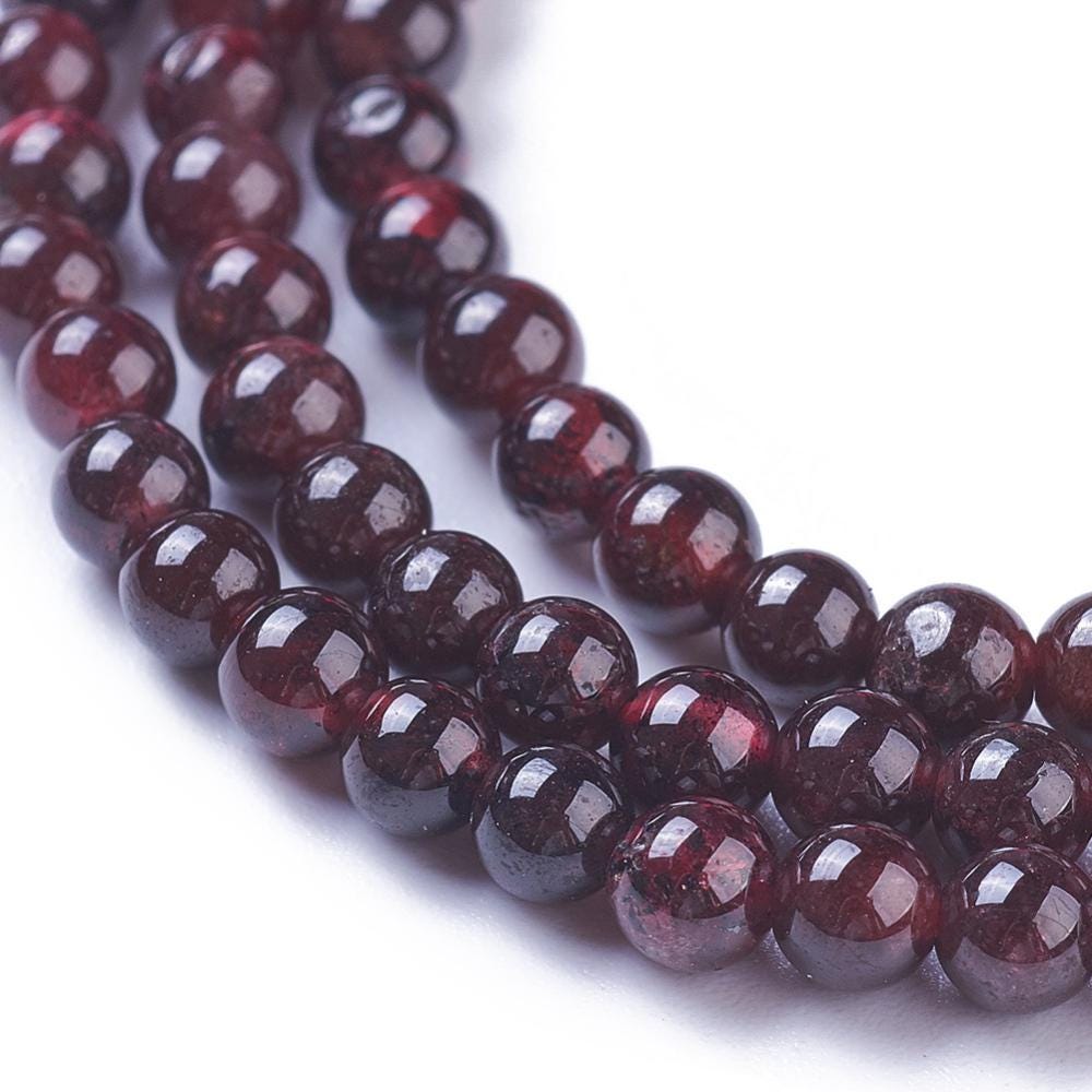 Natural Garnet — Round Beads 4mm | Strand ~40 cm