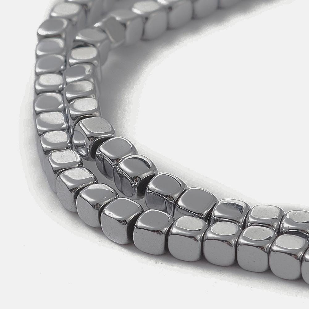Hematite — Platinum Cubes 2/3/4mm | Strand ~40 cm