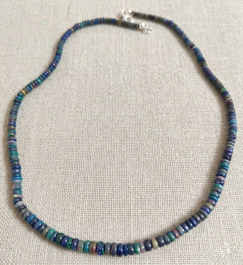 Dark Welo Opal Necklace — Rondelle Cabochon 3-6mm | 50 cm