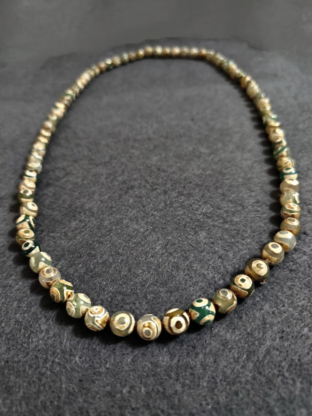 Collana Mala annodata di Agata Tibetana Dzi 3 Eye — Sfere 10mm | 85 cm